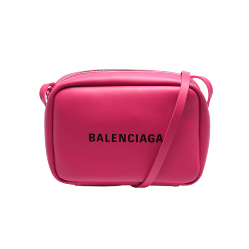 BALENCIAGA 經典EVERYDAY系列品牌黑色字母LOGO小牛皮斜背相機包(紫紅)